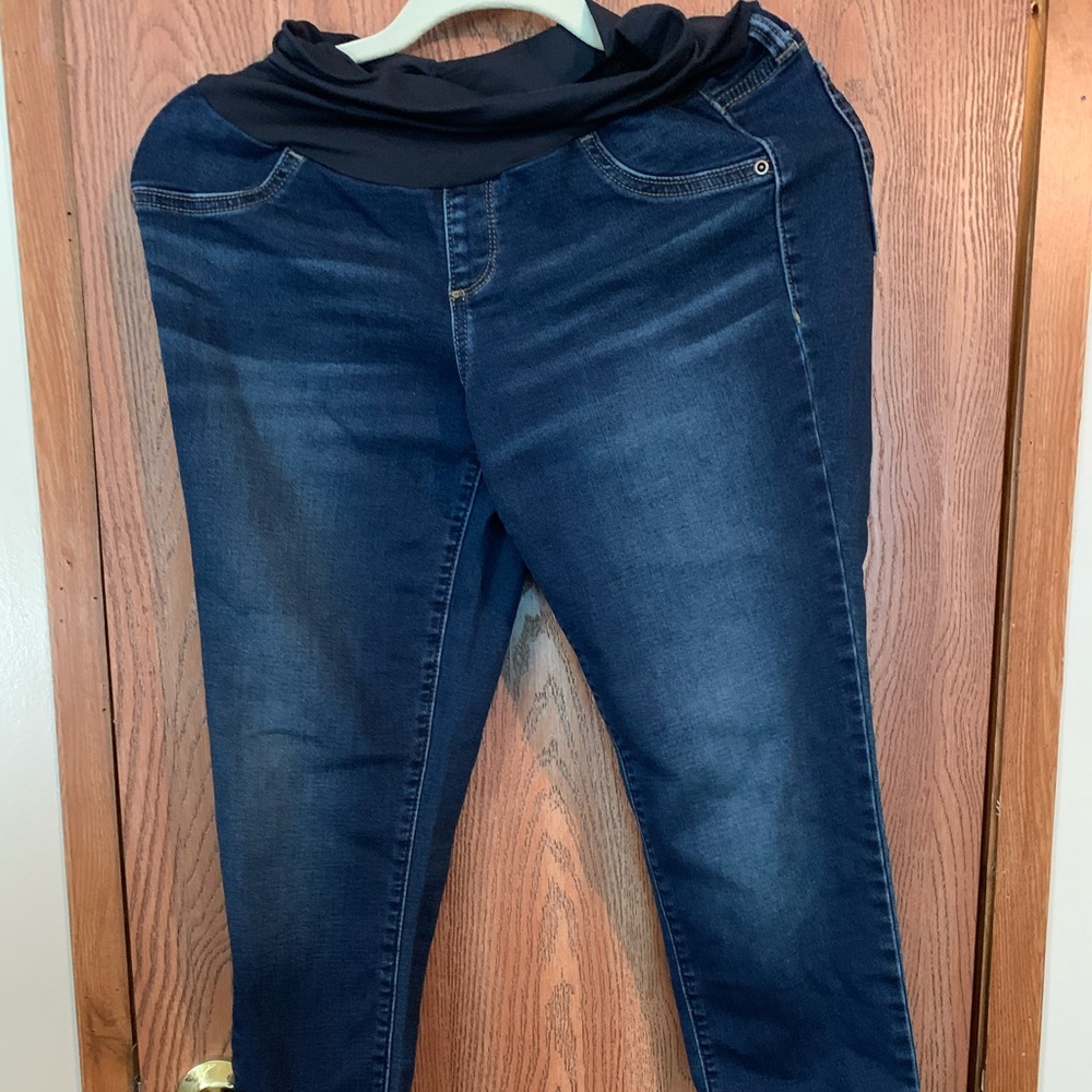 Maternity jeggings NWOT